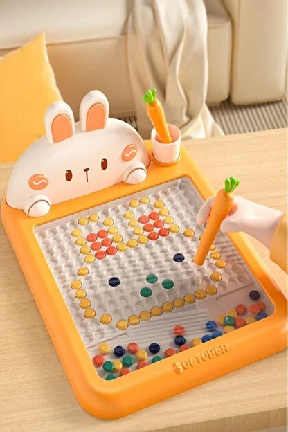 🐰🧲 Manyetik Kodlama Oyuncağı – Çizim Tahtasında Boncuk Havuç Kalem Montessori Erken Eğitim Tableti (Tavşan Model)