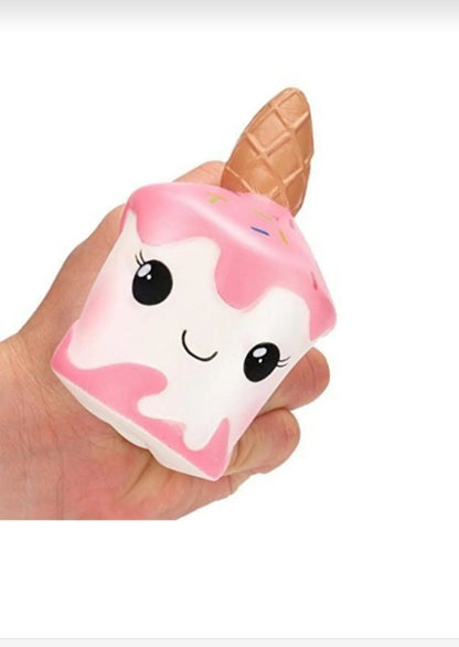 Pembe Kek Squishy Oyuncak – Pasta Dilimi Tasarımlı Yumuşak Jel Stres Giderici Squishy 10 cm