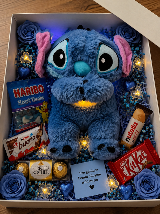Nefes Alan Mavi Stitch Işıklı Hediye Kutusu | Çikolata, Haribo ve Romantik Sürpriz Hediye Paketi